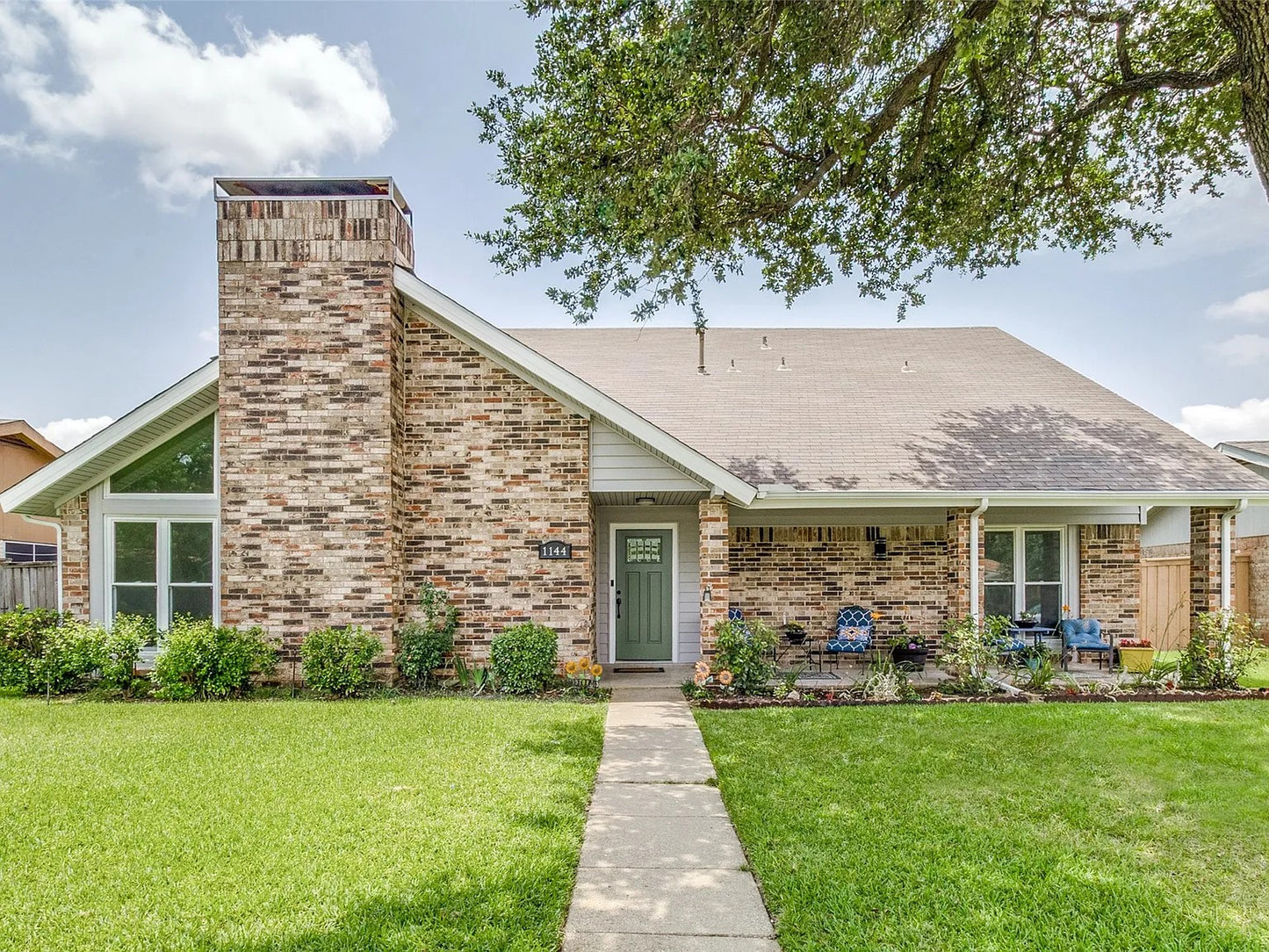 1144 Midway & 6101 Oldham Drive Virtual Staging